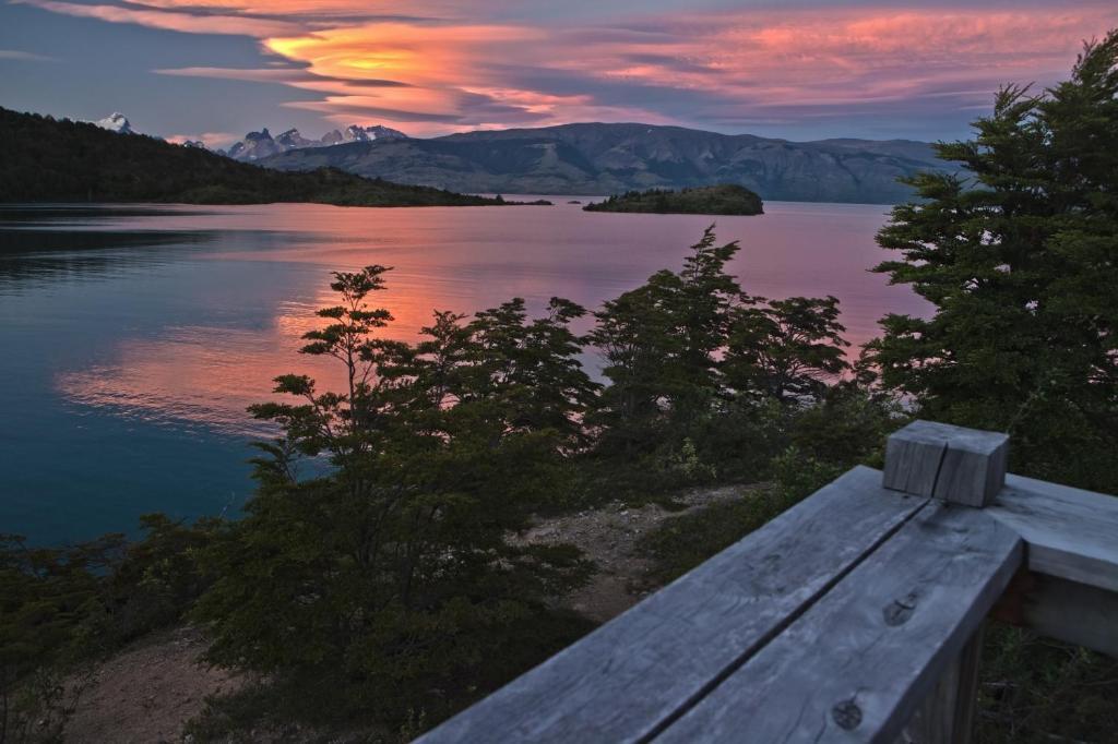 Отель Patagonia Camp Торрес-дель-Пайне Экстерьер фото
